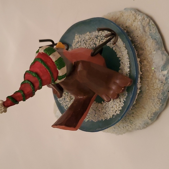 Sleding snowbird on ice - Picture 2 of 4